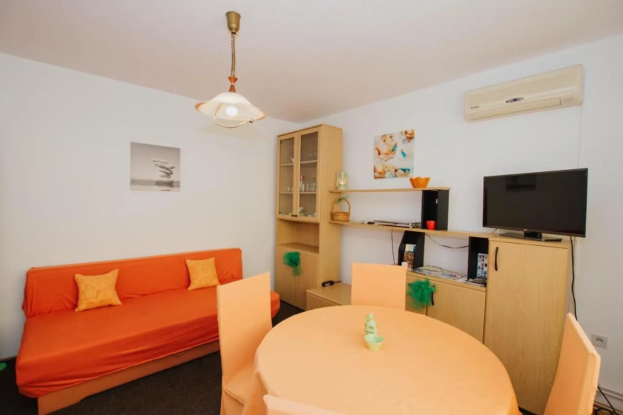 Bugenvila Apartment Trogir 0*,