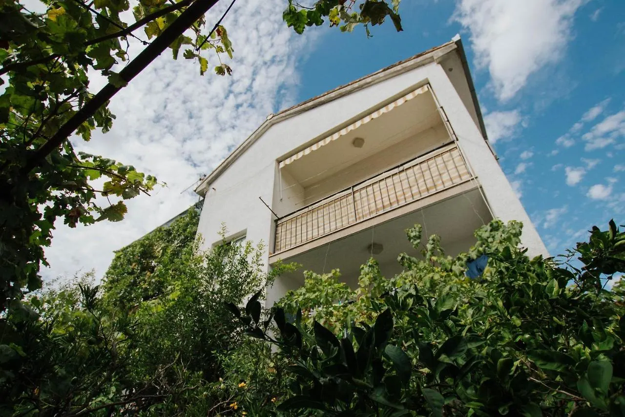 Bugenvila Apartment Trogir