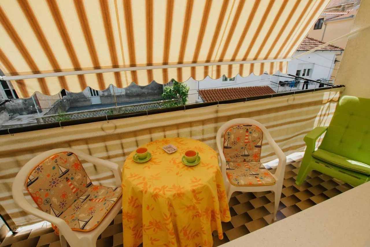 Bugenvila Apartment Trogir